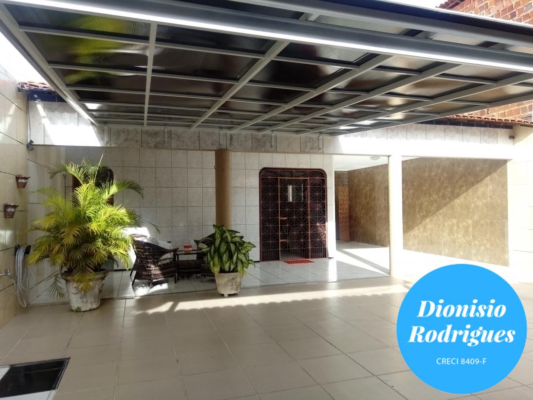 Casa à venda com 3 quartos, 308m² - Foto 2