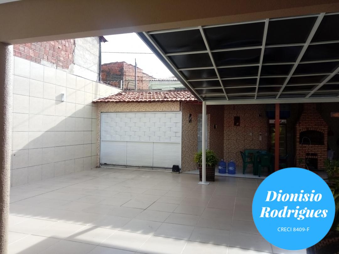Casa à venda com 3 quartos, 308m² - Foto 1