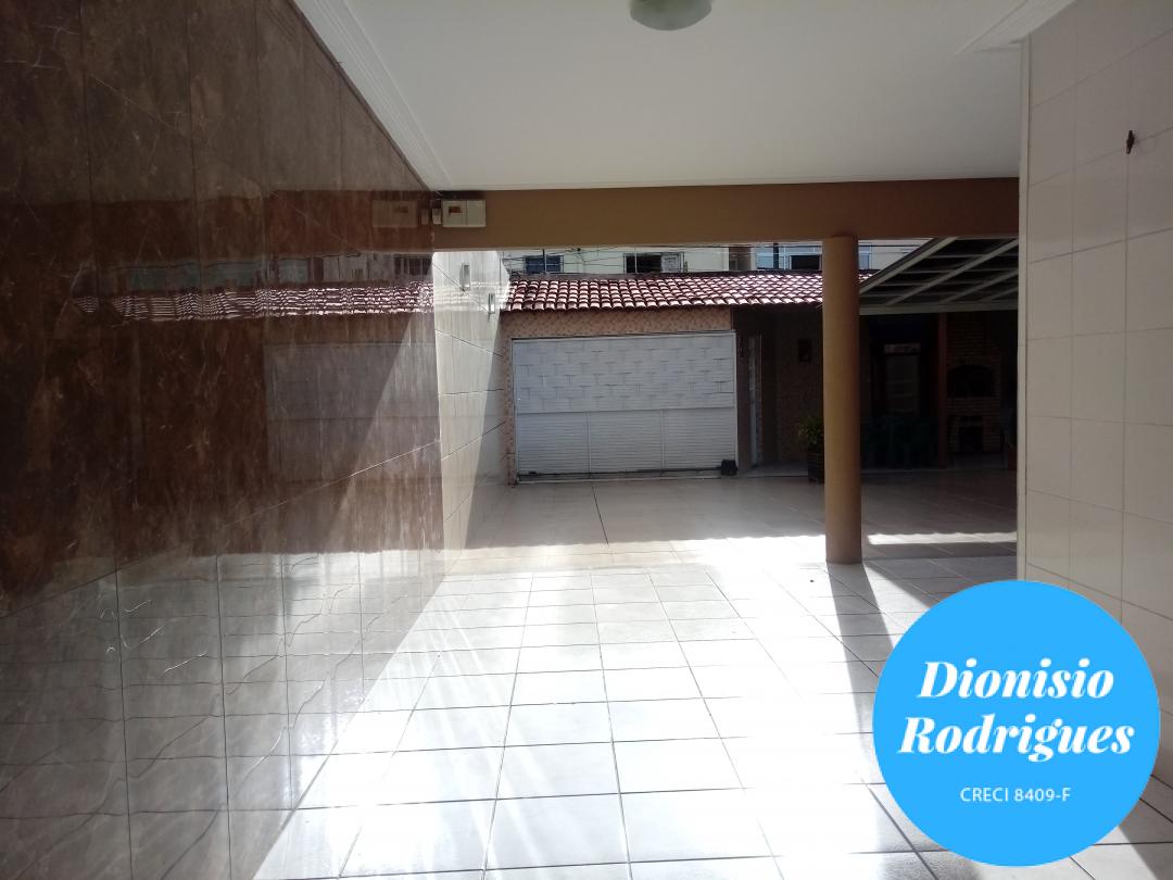 Casa à venda com 3 quartos, 308m² - Foto 6