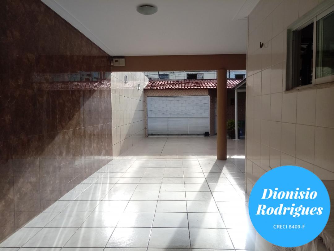 Casa à venda com 3 quartos, 308m² - Foto 7