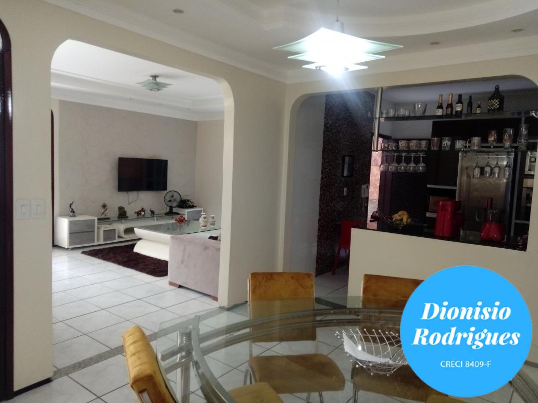 Casa à venda com 3 quartos, 308m² - Foto 8