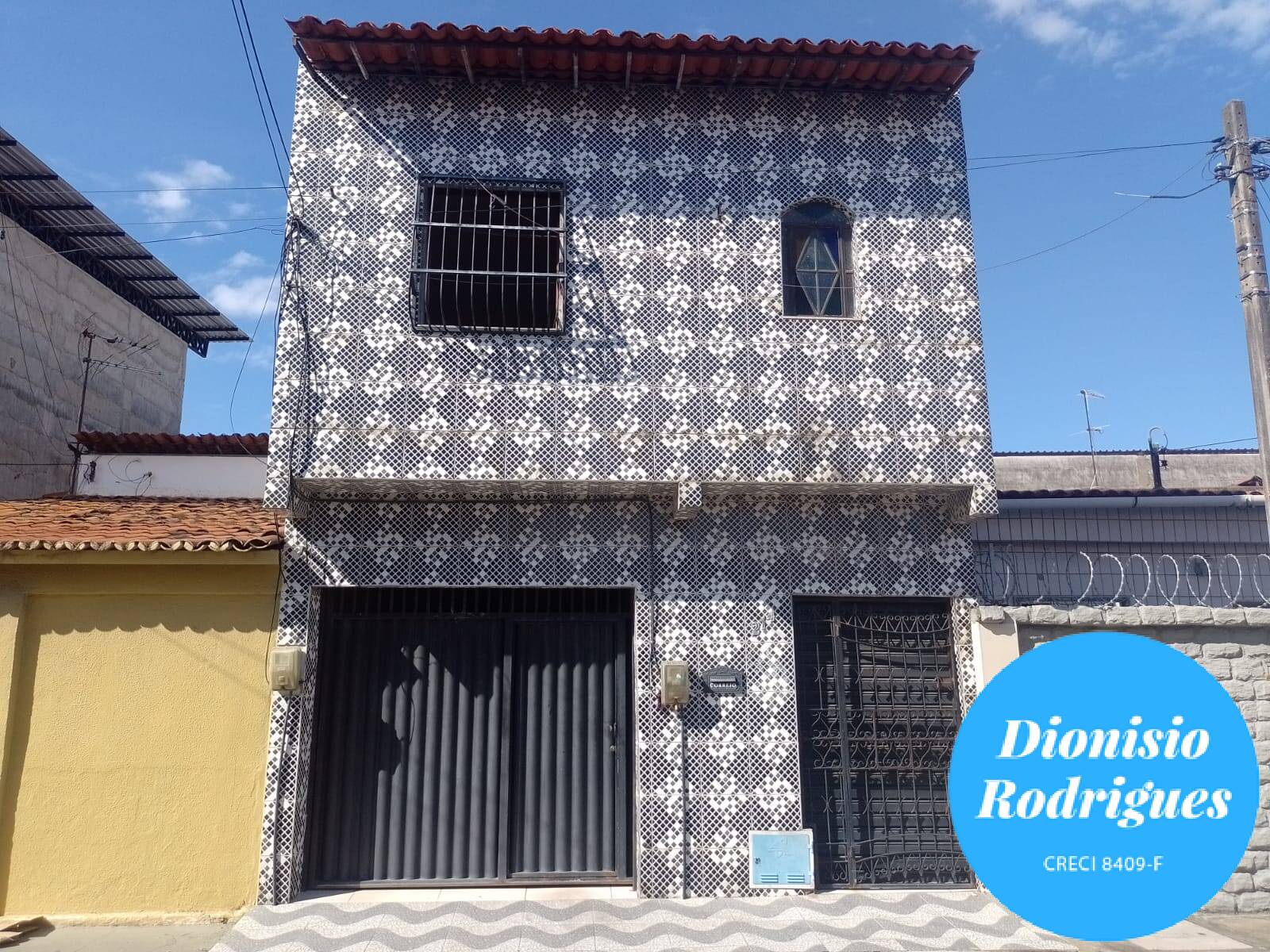 Casa à venda com 3 quartos, 148m² - Foto 1